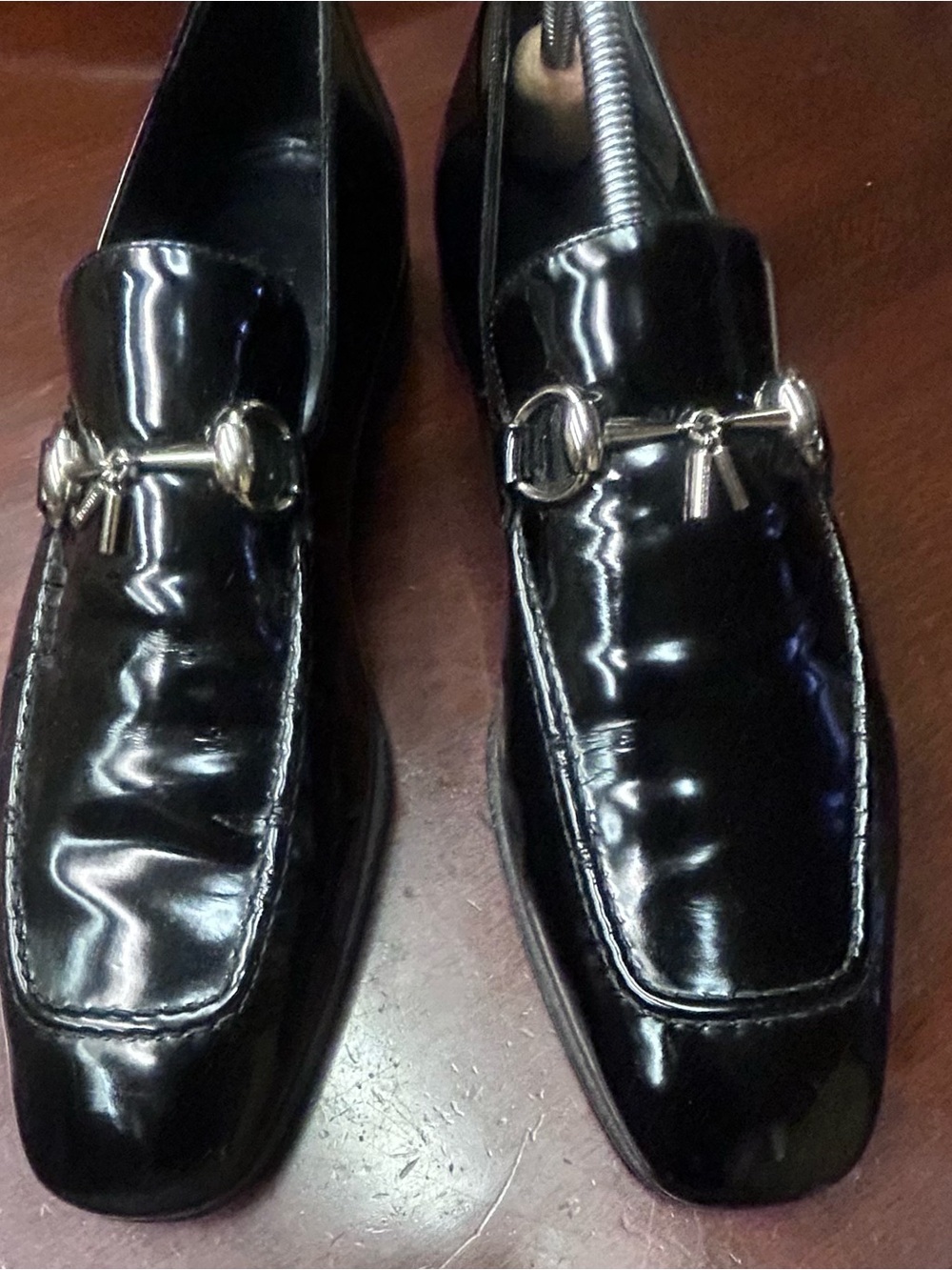 GUCCI Men's Black Patent Leather Dress Loafers with brand Metal Bit. - Picture 5 of 12